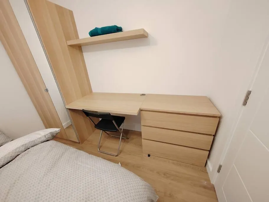 4 Bedroom House With En-Suite - Contractors Welcome - Free Parking And Wi-Fi Huddersfield