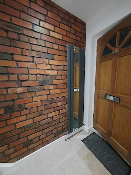 Lägenhet 4 Bedroom House With En-Suite - Contractors Welcome - Free Parking And Wi-Fi Huddersfield